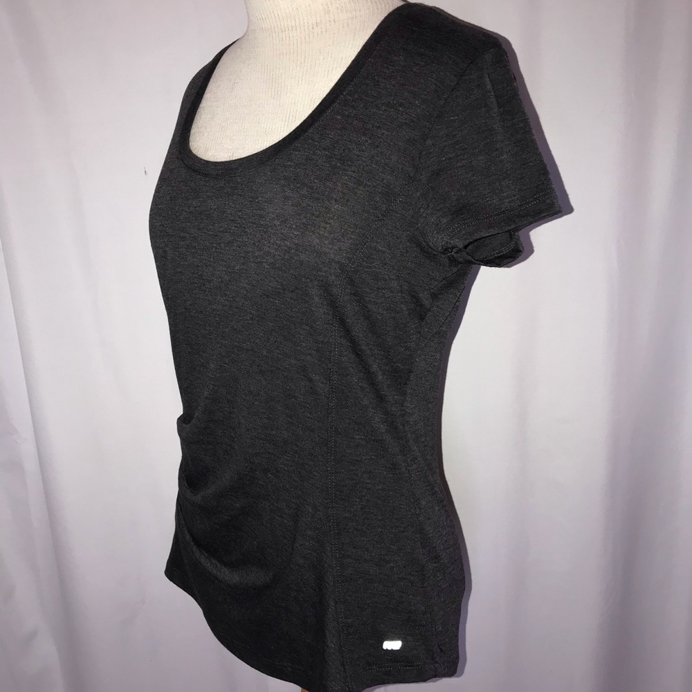 Marika gray short sleeve shirt Small activewear